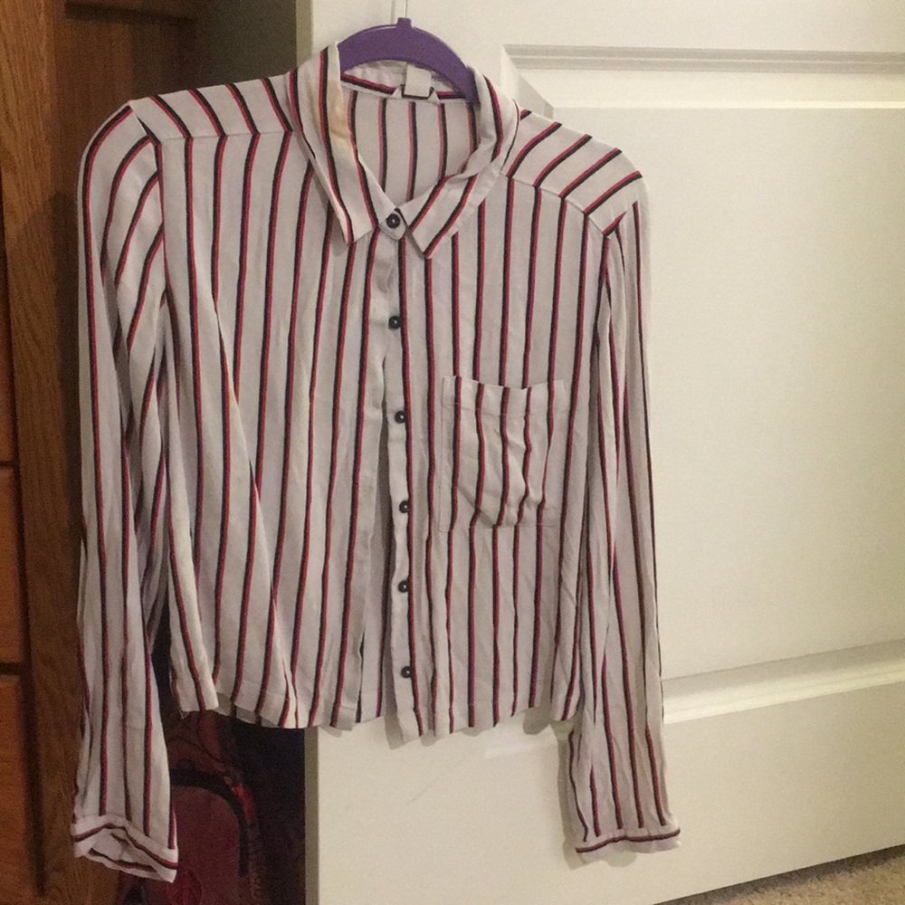 Cropped stripped button up